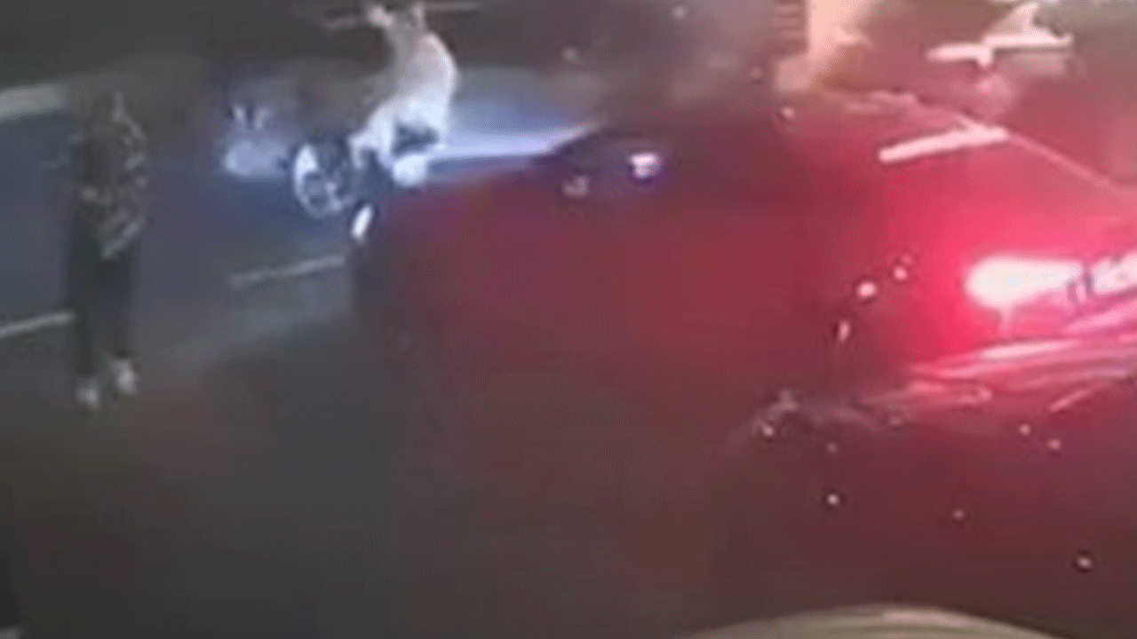 Başakşehir'de saniyelerle ölümden kurtuluş kamerada!