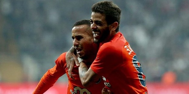 Başakşehir'de yıldız isim ile yollar ayrıldı