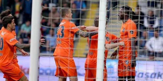 Başakşehir'den tarihi başarı!