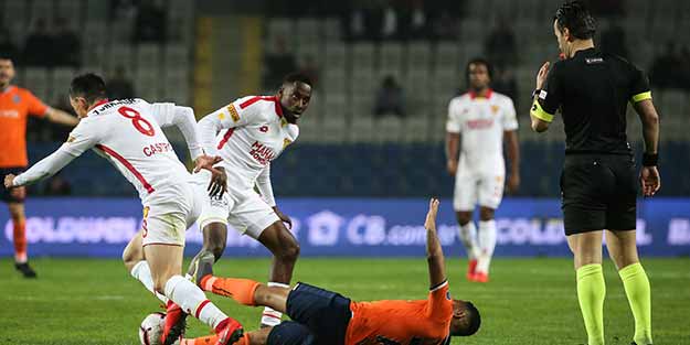 Başakşehir'e Göztepe darbesi!