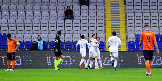 Başakşehir'e Sivasspor darbesi!