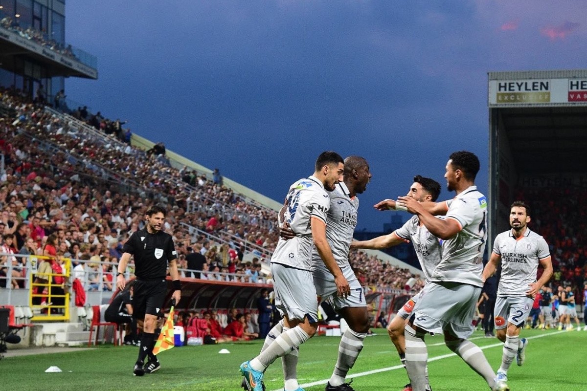 Başakşehir'in Belçika'da zafer gecesi!