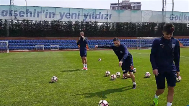 Başakşehir'in yıldızlarından şut yarışması
