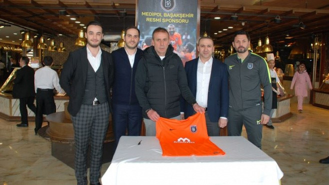 Başakşehirspor’a Saraylı Döner'den moral yemeği