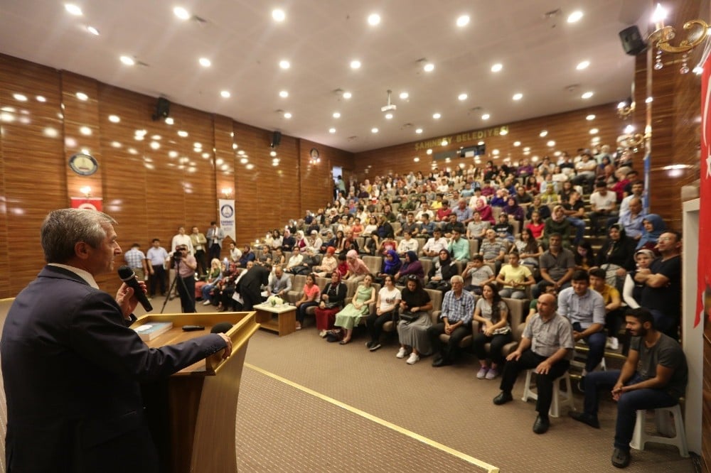 Başarılı öğrenciler, Bosna Hersek ile ödüllendiriyor 