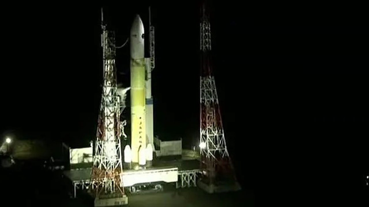 Başarırsa tarihe geçecek! Japonya Phobos’tan örnek getirecek uzay aracını fırlattı