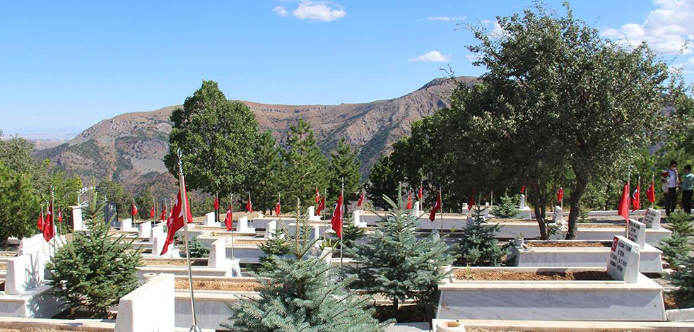 Başbağlar'da PKK'nın katlettiği 33 masum 28'nci yılı dönümünde yad edildi