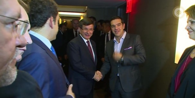 Başbakan Davutoğlu'ndan sürpriz görüşme