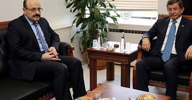 Başbakan Ahmet Davutoğlu YÖK Başkanı Saraç'ı ziyaret etti