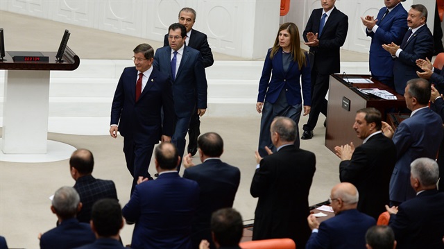 Başbakan Ahmet Davutoğlu'ndan dikkati çeken hamle