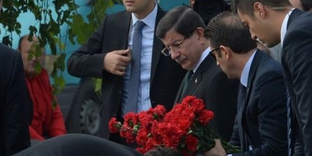 Başbakan Ankara katliamının yaşandığı yerde