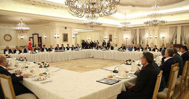 Başbakan Binali Yıldırım, AK Parti'li eski bakanları topladı
