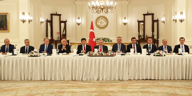 Başbakan Binali Yıldırım eski bakanlarla ne konuştu?