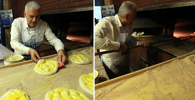 Başbakan Binali Yıldırım fırına girdi, yaptığı pideleri pişirdi