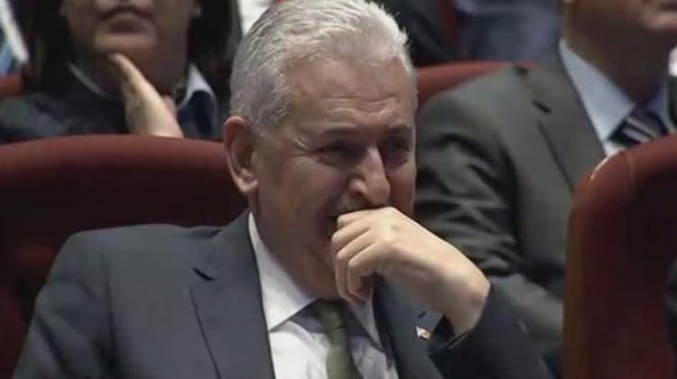 Başbakan Yıldırım gözyaşlarına hakim olamadı
