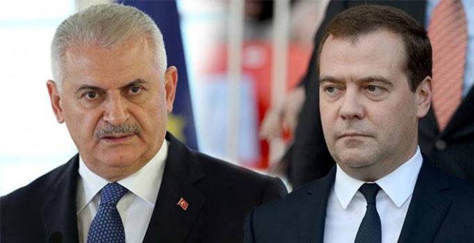 Başbakan Binali Yıldırım kaza nedeniyle Rus mevkidaşı Medvedev ile görüştü