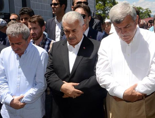 Başbakan Binali Yıldırım Kocaeli'de cenaze törenine katıldı
