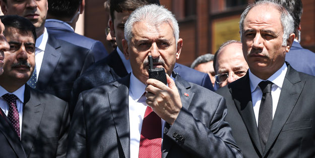 Başbakan telsizden polislere seslendi