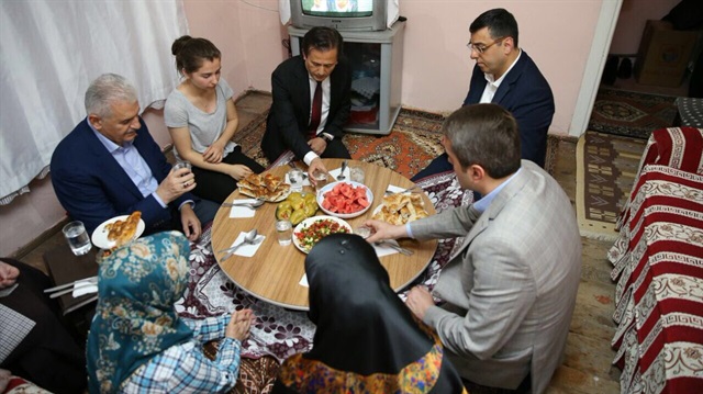 Başbakan Binali Yıldırım Tuzla’da iftar yaptı
