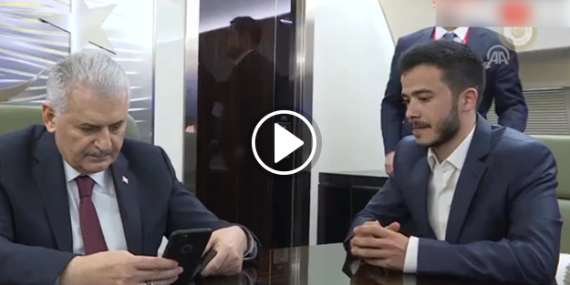 Başbakan Binali Yıldırım uçakta kız istedi