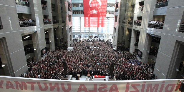 Başbakan Davutoğlu açıkladı: Çağlayan Adliyesi'nin ismi değişti