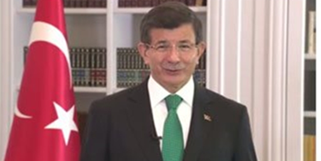 Davutoğlu Facebook'a girdi! İlk mesaj onlara