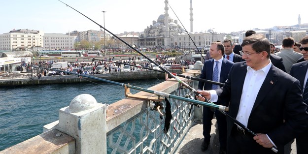 Davutoğlu'nu böyle görenler gözlerine inanamadı!