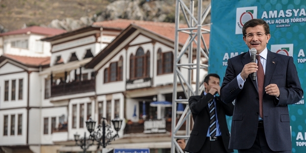 Başbakan Davutoğlu: Maskeleri düşmüştür