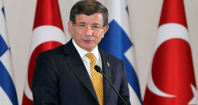 Başbakan Davutoğlu, sanat ve kültür camiasıyla bir araya geldi