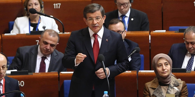 Davutoğlu'ndan Alman gazeteciye tarihi cevap