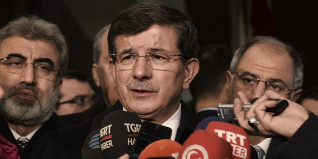 Başbakan Davutoğlu'ndan canlı bomba açıklaması