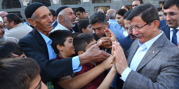 Başbakan Davutoğlu'ndan Diyarbakır sürprizi