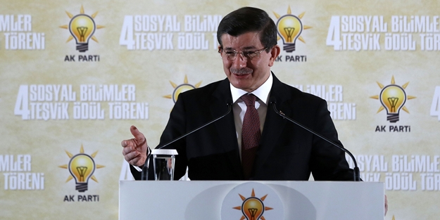 Davutoğlu'ndan Öcalan'ın mesajına ilk yorum