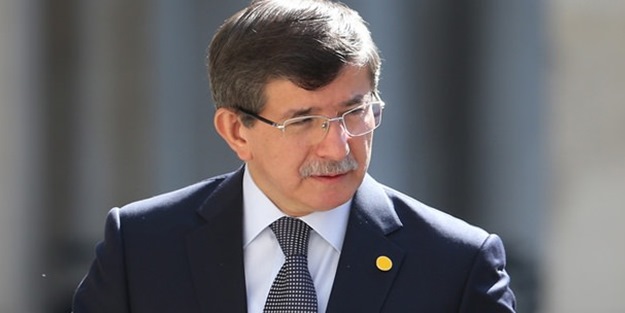 Başbakan Davutoğlu'ndan okul ziyareti