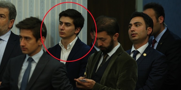 Davutoğlu'nun açıklamasını sürpriz isim de izledi