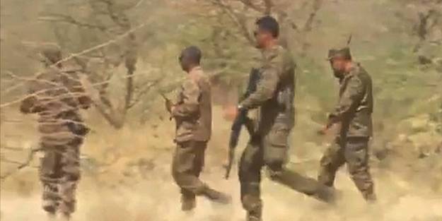 Başbakan eline silah alıp savaşa katıldı