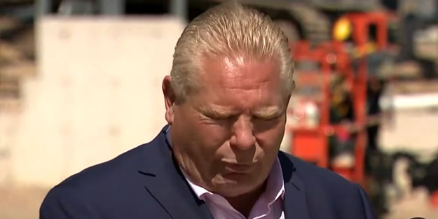 Basın toplantısında inanılmaz olay