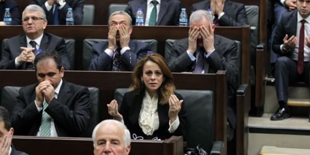 AK Parti grup toplantısında ilginç anlar