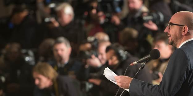 Başbakan Michel'e bakın ne fırlattılar