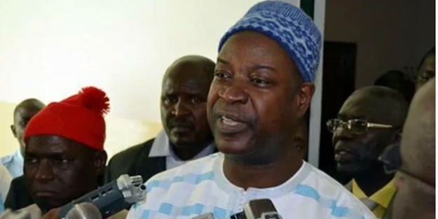 Başbakan ve üç kabine üyesi enfekte oldu