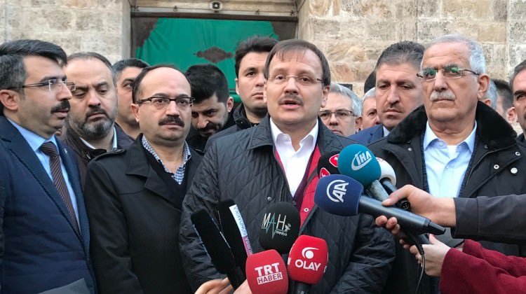 Başbakan Yardımcısı Hakan Çavuşoğlu, askerlere dua etti