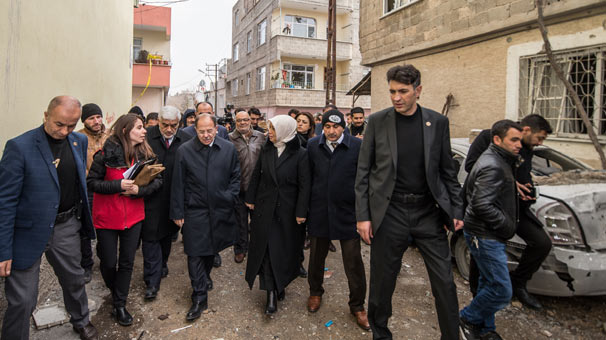 Başbakan Yardımcısı Recep Akdağ'dan bombaların altında BM'ye çağrı