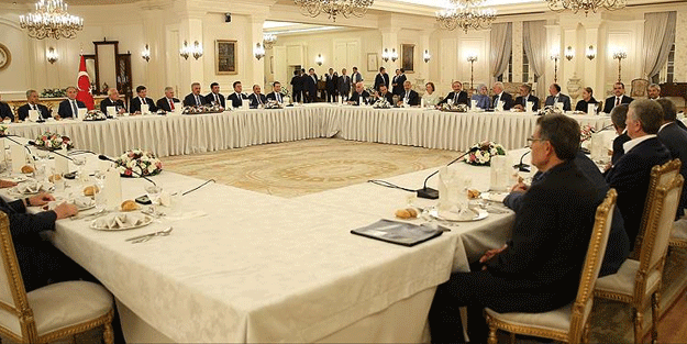 Başbakan, AK Parti'li eski bakanlarla buluştu