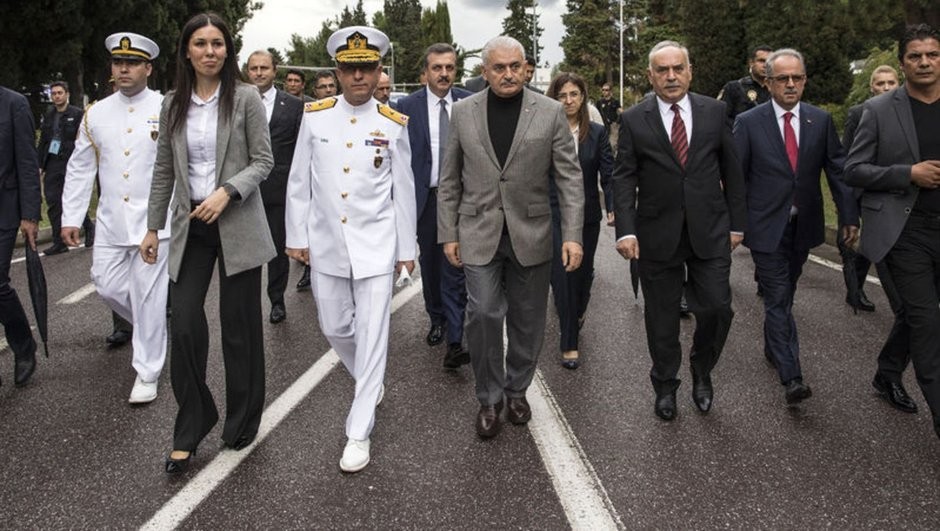 Başbakan Yıldırım askerlik yaptığı birliği ziyaret etti