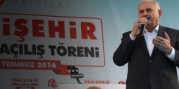 Başbakan Yıldırım Eskişehir'de Büyükerşen'e yüklendi