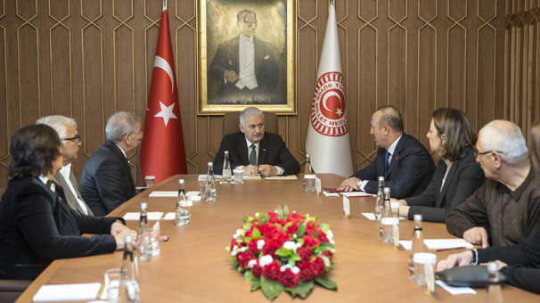 Başbakan Yıldırım, Libya'da kaçırılan vatandaşların yakınlarını kabul etti