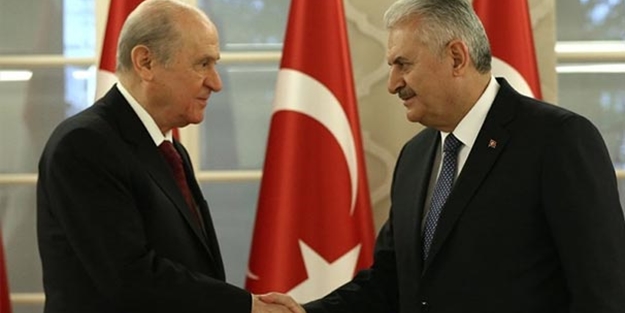 Başbakan Yıldırım'dan Bahçeli'ye tebrik telefonu