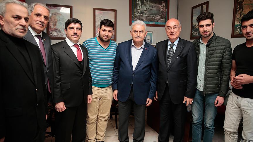 Başbakan Yıldırım'dan esnaf ziyareti