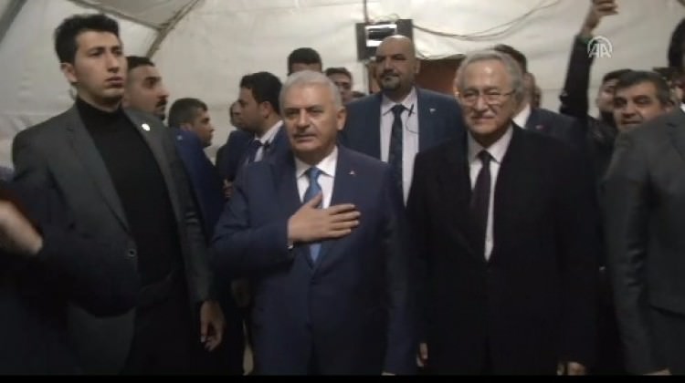 Başbakan Yıldırım'ı tezahüratlarla karşıladılar