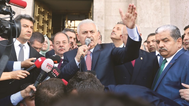 Başbakan Yıldırım’ın konvoyuna ateş açtılar